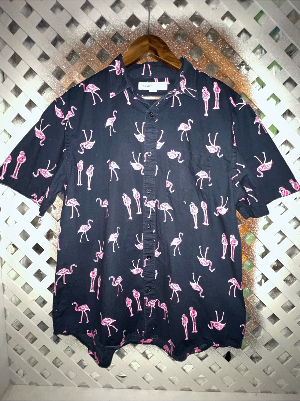 Old Navy Men's Navy Short-Sleeve Shirt with Pink Flamingo Print size Large